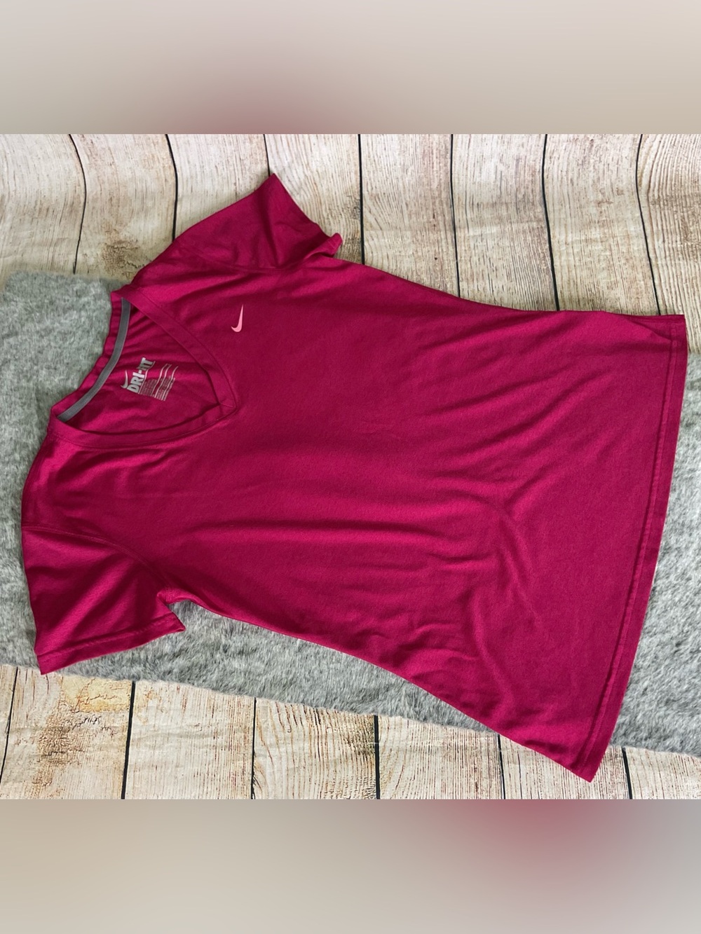 Nike Women's Pink V-Neck Short Sleeve Tee Size M